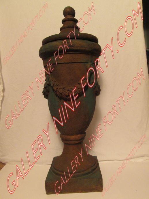 Urn with Removable Top